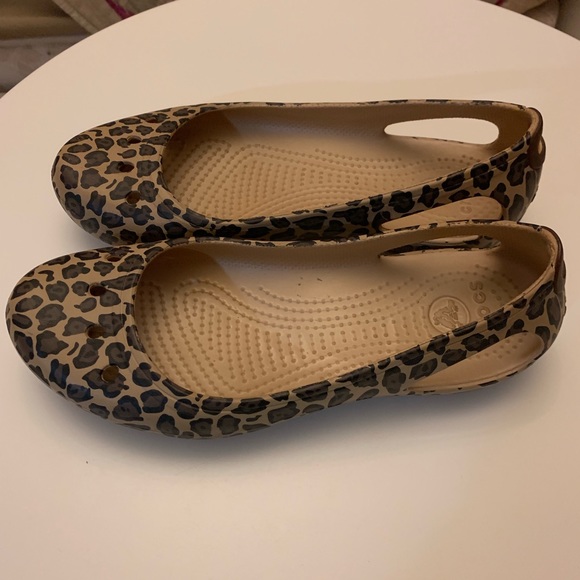 CROCS Leopard Print 7 - Picture 2 of 2